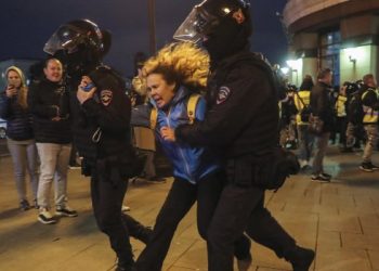 Hubo marchas antibélicas en toda Rusia­