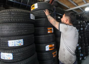 Neumáticos: escasez, precios por las nubes y mendocinos que viajan a Chile para comprar más barato