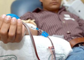 Polémica: las multas de tránsito se pueden pagar con donaciones de sangre en una ciudad de Argentina ¿Es legal?