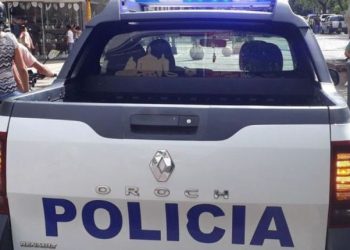 “Prometelo”: la amenaza que le hizo un joven a su novia luego de que intentara hacer un trío con otra pareja