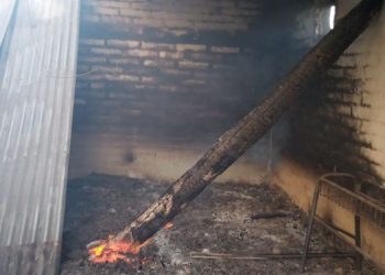 Roban e incendian en el club Santa Rosa, de Las Paredes 