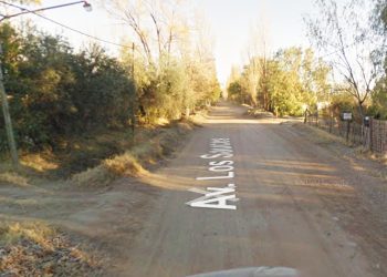 Perdió el dominio de su vehículo  y terminó volcado en un zanjón