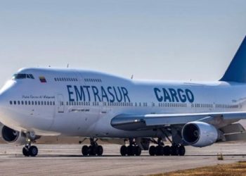 Sobreseyeron a 14 tripulantes del avión venezolano