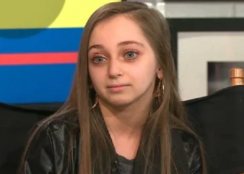 Tiene 22 años, superó un cáncer cerebral y quedó con un cuerpo de una nena de 8: “Deseo que me traten como a un adulto”