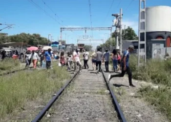 Otra tragedia  sacude al país: Un nene de dos años se escapó de su casa y murió atropellado por un tren