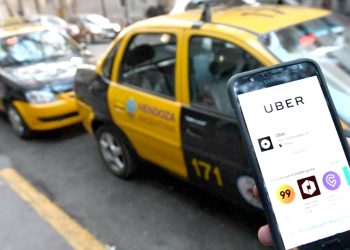 Los taxistas mendocinos podrán usar Uber  para sumar viajes: hay disconformidad entre algunos empresarios y choferes