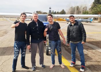 Argentinos y extranjeros aprenden a pilotar aviones en San Rafael