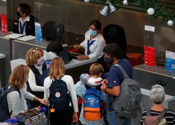 El duro análisis del Financial Times: “Los argentinos se mudan al extranjero a medida que la economía se deteriora»