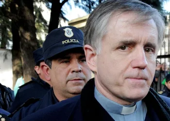 A 20 años de la caída del padre Grassi: cómo vive hoy la víctima que lo condenó y el millón de dólares que le reclama al cura en la Justicia