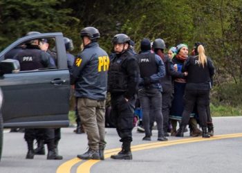 Al menos 12 detenidos en Villa Mascardi tras un operativo de fuerzas federales