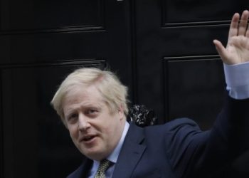 Boris Johnson volvió al Reino Unido y crecen los rumores de su candidatura a primer ministro