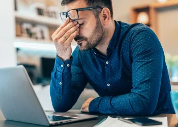 Burnout: los trabajadores argentinos son los más “quemados” por el estrés laboral en la región