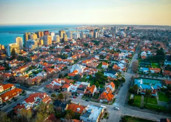 Fuerte alza de precios y demanda: alquilar para veranear en Mar del Plata saldrá un 70% más que la temporada pasada