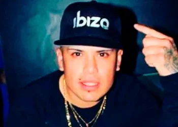 Gonzalo, líder de los Wachiturros, cayó del escenario y pelea por su vida