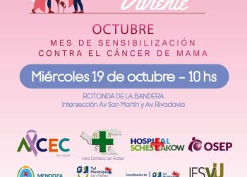 Lazo rosa viviente  y bicicleteada para concientizar sobre el Cáncer de Mama
