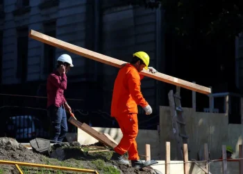 La actividad económica se desaceleró en el tercer trimestre, según datos públicos y privados