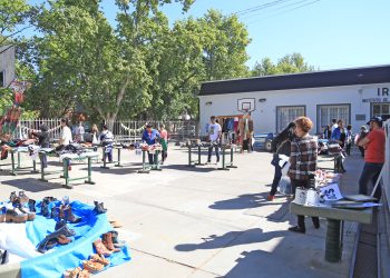 La escuela IRIS realiza  una venta de garage con buenos productos y precios