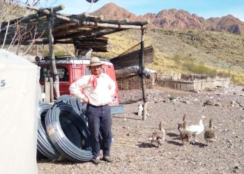 Llegan con agua a los puestos  La Enramada y Los Pocitos de Punta del Agua