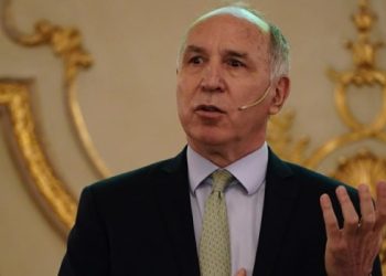 Lorenzetti apuntó contra CFK por querer aumentar los miembros de la Corte­