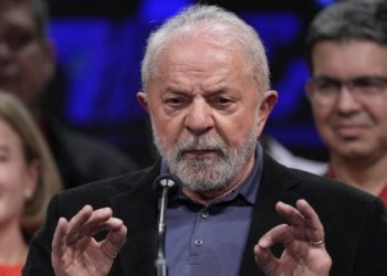 Lula se impuso a Bolsonaro por 5 puntos y habrá segunda vuelta en Brasil