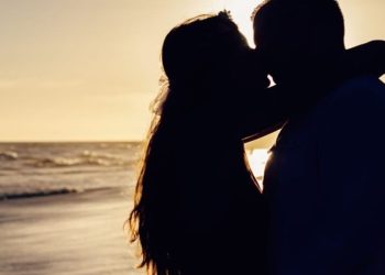 Mujer confesó que, para poder estar con su amante, le regaló a su marido entradas para el Mundial