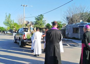 Procesión, serenata y fogón  folclórico por la Virgen del Rosario de Pompeya