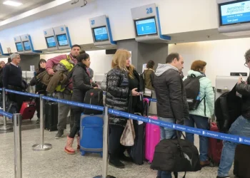 Fin de semana largo: Se cayó el sistema de un radar de Ezeiza que también opera Aeroparque y hay demoras