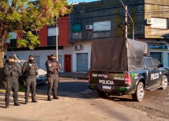 Quería mejorar su perfil, llamó a un fotógrafo y vivió una pesadilla: el hombre la apuñaló e intentó violarla