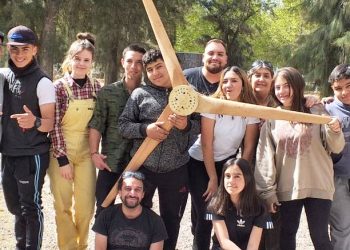 Se instaló un aerogenerador en la escuela secundaria de El Sosneado