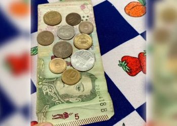 Un nene ahorró durante años y se desilusionó al abrir su alcancía: “Tenía para 12 paquetes de figuritas”