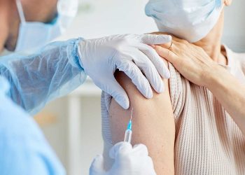 Vacunación contra el Sarampión, Rubéola, Paperas y Polioen el Parque Infantil