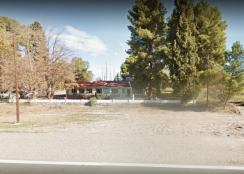 En la escuela de Rincón del Indio los chicos no tienen lugar para hacer educación física