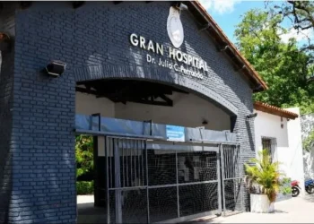 Otra tragedia en el país: un chico murió jugando al fútbol tras pegarle un pelotazo a la conexión eléctrica