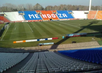 Mil policías custodiarán el partido entre River Plate y el Betis español en el Malvinas