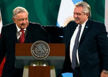 Alberto Fernández suspendió su visita a México