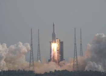Caos en España: un cohete chino fuera de control provocó el cierre de varios aeropuertos