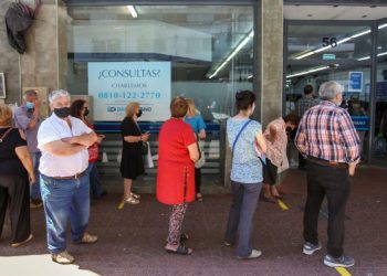 Cómo impactan los bonos extras en los jubilados y cuánto pierden frente a la inflación