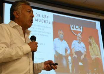 De qué se trata el proyecto de ley para la buena muerte que Cornejo presentó en la UNCuyo