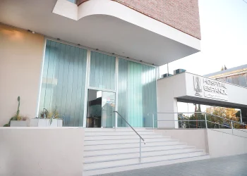 Un hombre se cayó por el hueco del ascensor en el Hospital Español