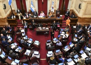 El Senado comenzó a debatir en comisión proyectos para reformular subsidios al transporte