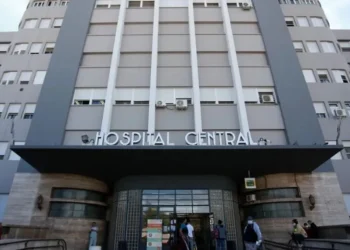 Provincia de Mendoza : un policía mató a su mujer de un tiro en la cara e intentó culpar a su hijo de 4 años