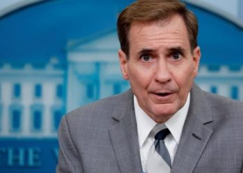 La Casa Blanca acusa a Corea del Norte de suministrar proyectiles de artillería a Rusia