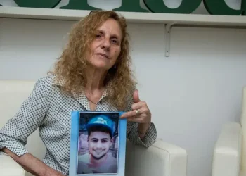 La madre de un joven asesinado perdonó a dos de los homicidas de su hijo y la Justicia los absolvió