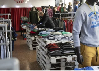 La ropa duplicó su precio en un año y las ventas se derrumbaron casi 20% en los últimos 12 meses