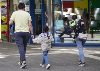 Ser mamá en Mendoza: cuánto influye el nivel educativo a la hora de tener hijos
