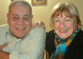 Tienen 74 y 85 años, se conocieron hace 10 por Tinder y contaron los secretos para triunfar en la app de citas