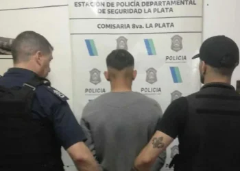 La Plata: Un joven de 17 años mató a su cuñado a puñaladas porque no lo dejó dormir en su casa con una chica que conoció en un boliche