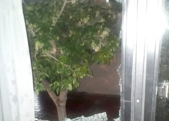 Un problema que necesita solución urgente:  siguen los ataques con piedras a colectivos urbanos