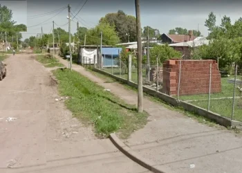 Brutal: Atacó a puñaladas a su vecina, pensó que estaba muerta y quiso descartar el cuerpo, pero ella sobrevivió