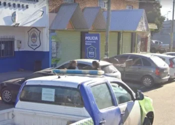 Macabro: asesinó a su madre de más de cien cuchilladas y trató de esconder el cadáver en el patio de la casa